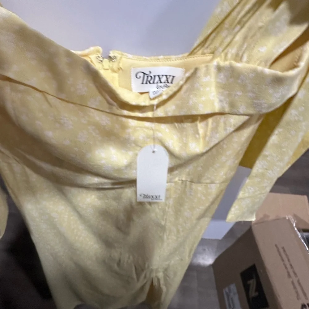 Trixxi Sunny Yellow Midi Dress - Picture 7 of 11